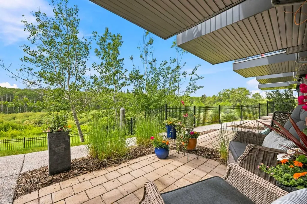153 Ascot Point SW Calgary AB T3H0X1