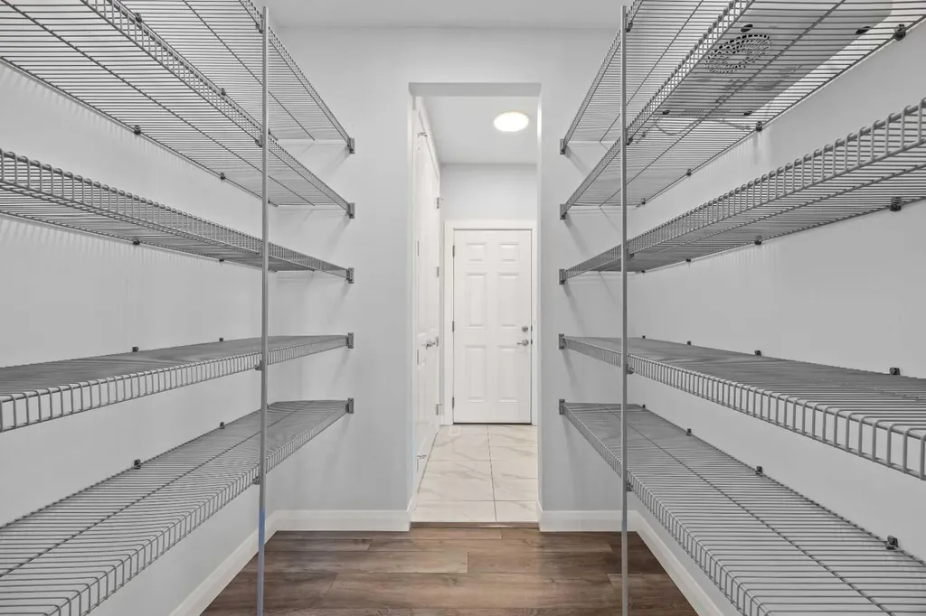 195 Evansfield Close NW Calgary AB T3P 1V7
