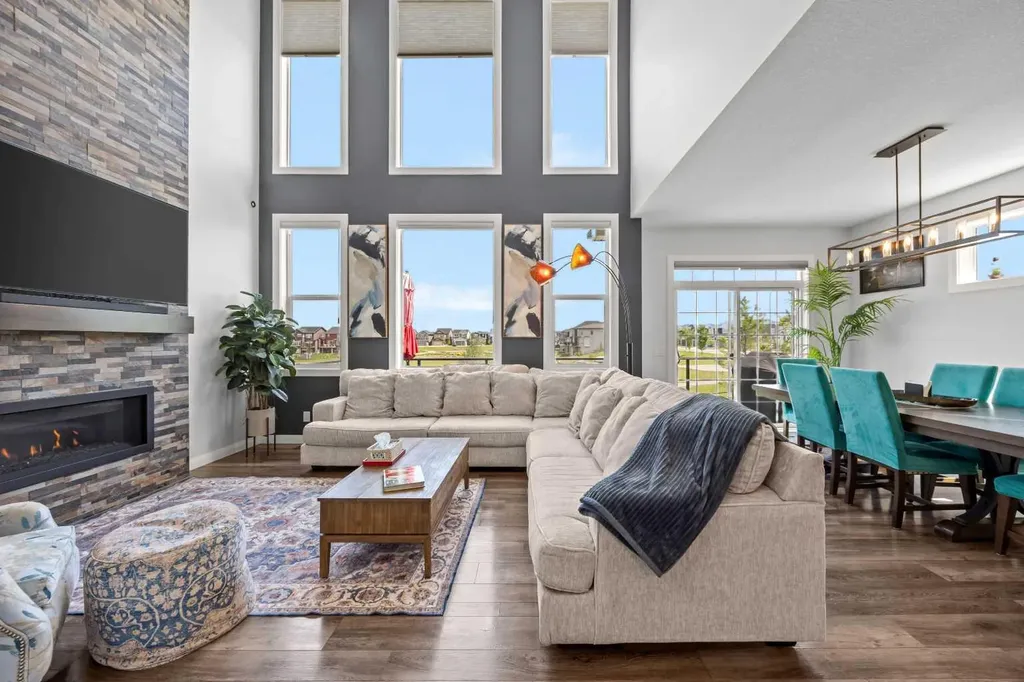 195 Evansfield Close NW Calgary AB T3P 1V7