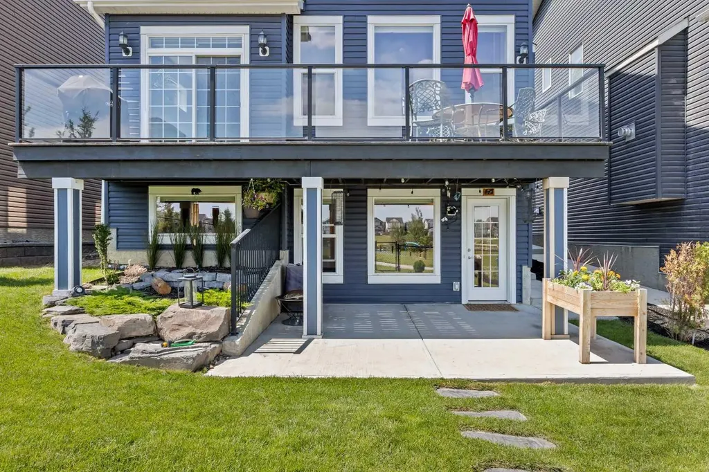 195 Evansfield Close NW Calgary AB T3P 1V7