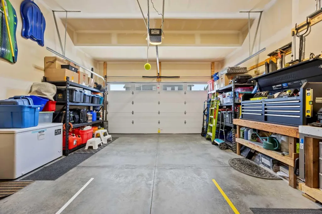 195 Evansfield Close NW Calgary AB T3P 1V7