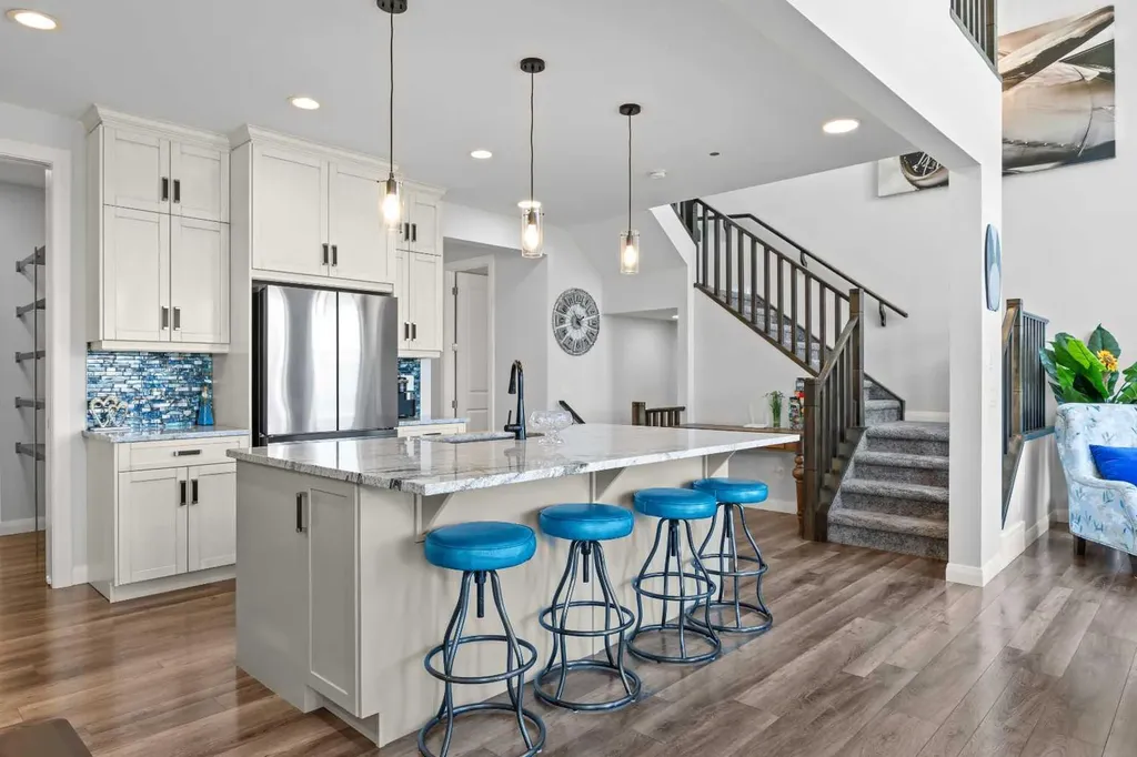 195 Evansfield Close NW Calgary AB T3P 1V7