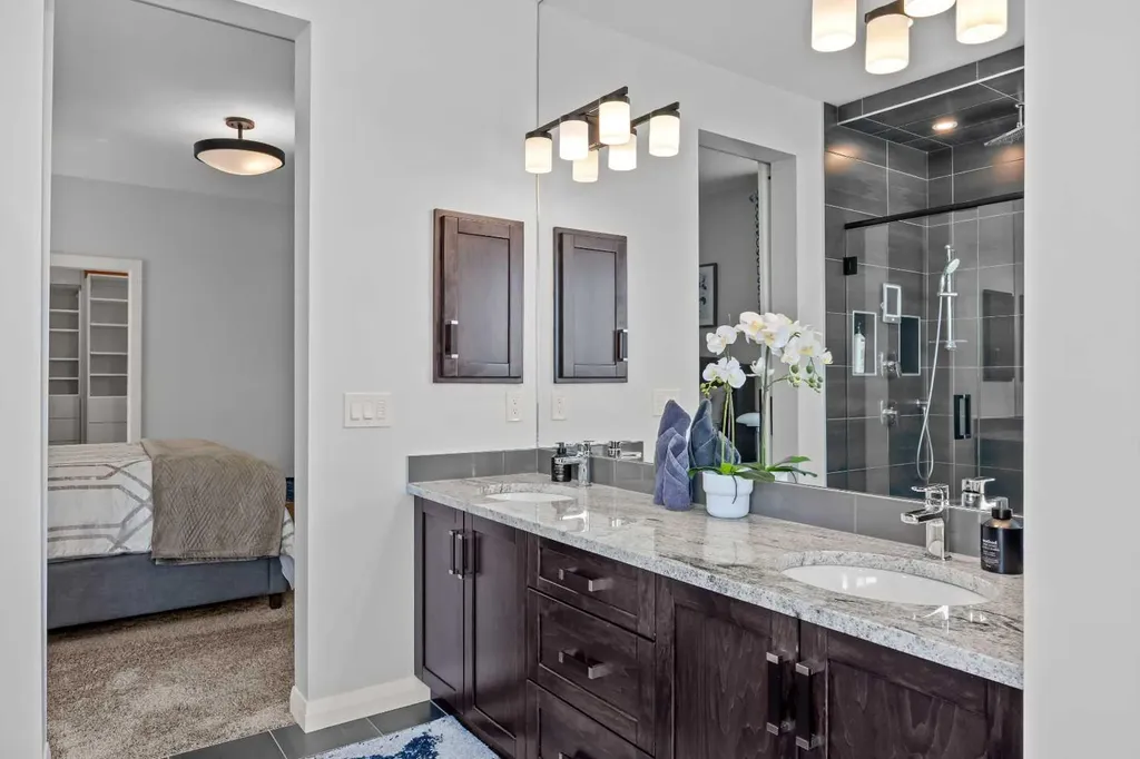 195 Evansfield Close NW Calgary AB T3P 1V7