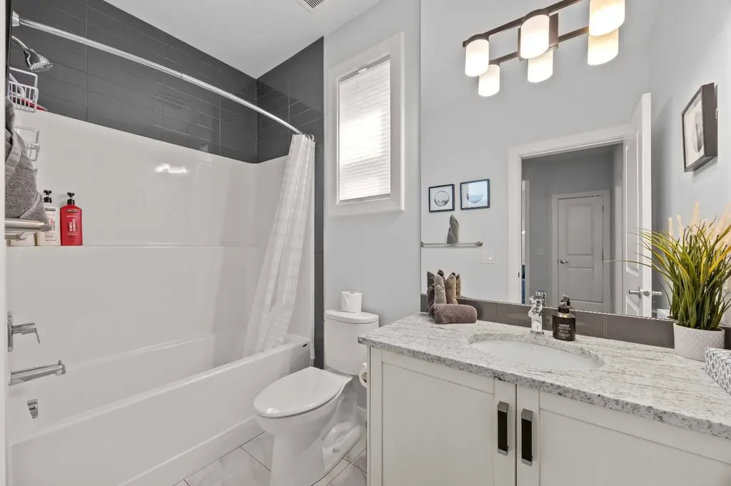 195 Evansfield Close NW Calgary AB T3P 1V7