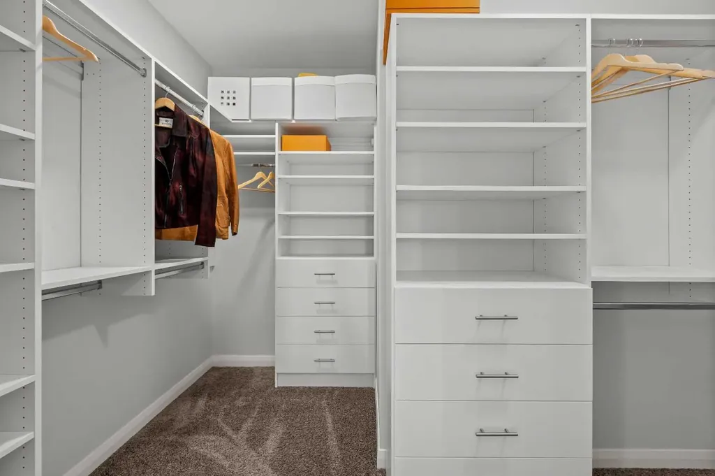 195 Evansfield Close NW Calgary AB T3P 1V7