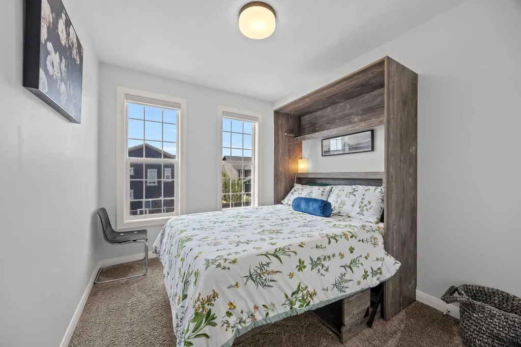 195 Evansfield Close NW Calgary AB T3P 1V7