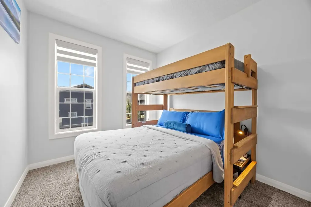 195 Evansfield Close NW Calgary AB T3P 1V7