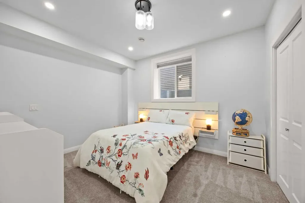 195 Evansfield Close NW Calgary AB T3P 1V7