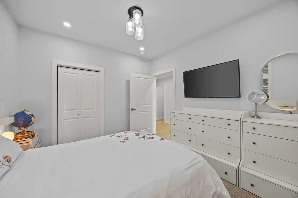 195 Evansfield Close NW Calgary AB T3P 1V7