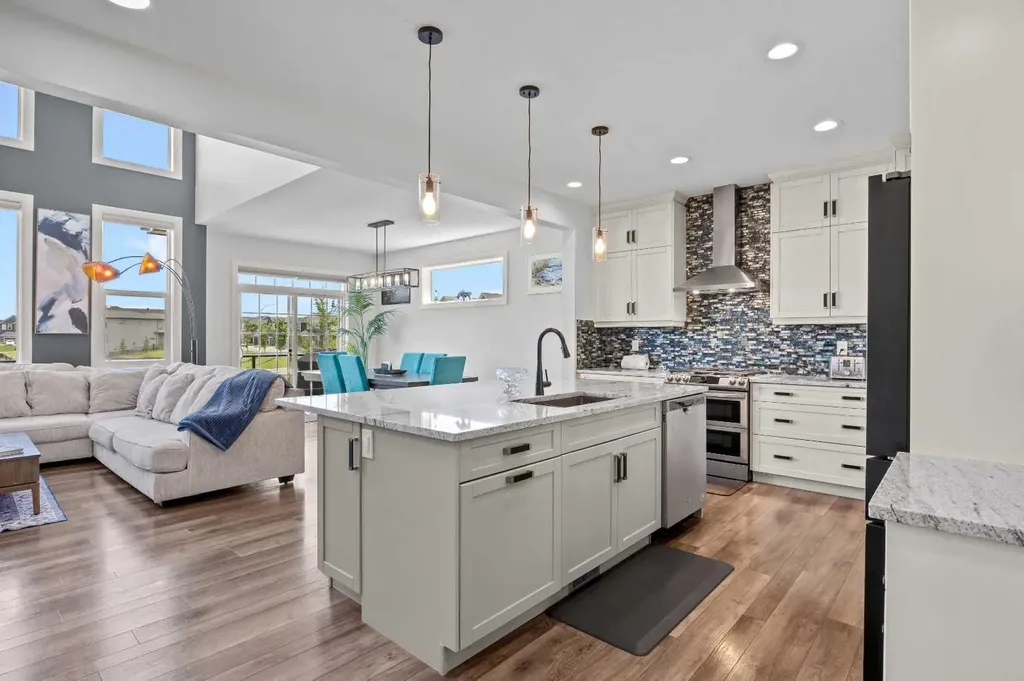 195 Evansfield Close NW Calgary AB T3P 1V7