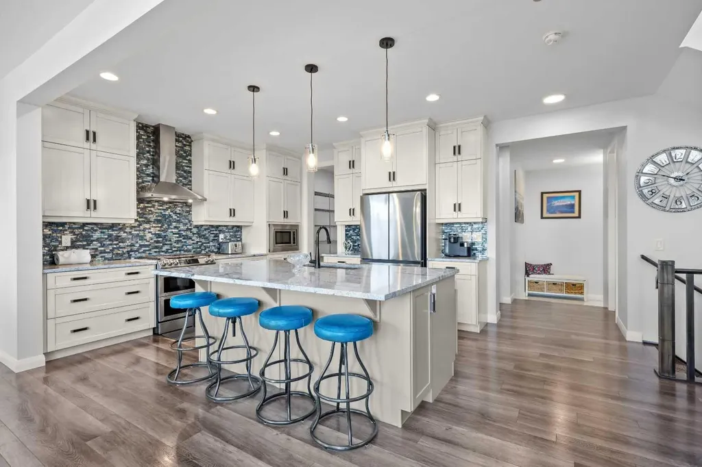 195 Evansfield Close NW Calgary AB T3P 1V7
