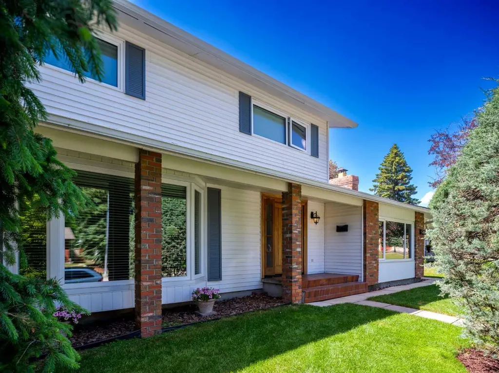 10723 Maplebend Drive SE Calgary AB T2J 1X3