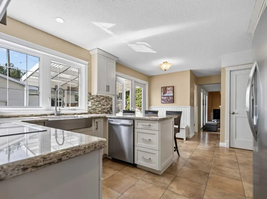 10723 Maplebend Drive SE Calgary AB T2J 1X3