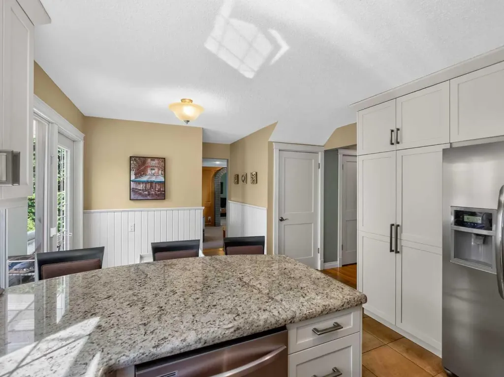 10723 Maplebend Drive SE Calgary AB T2J 1X3