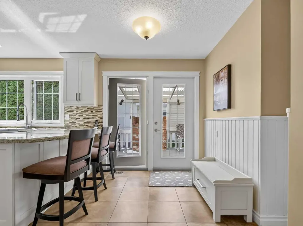 10723 Maplebend Drive SE Calgary AB T2J 1X3