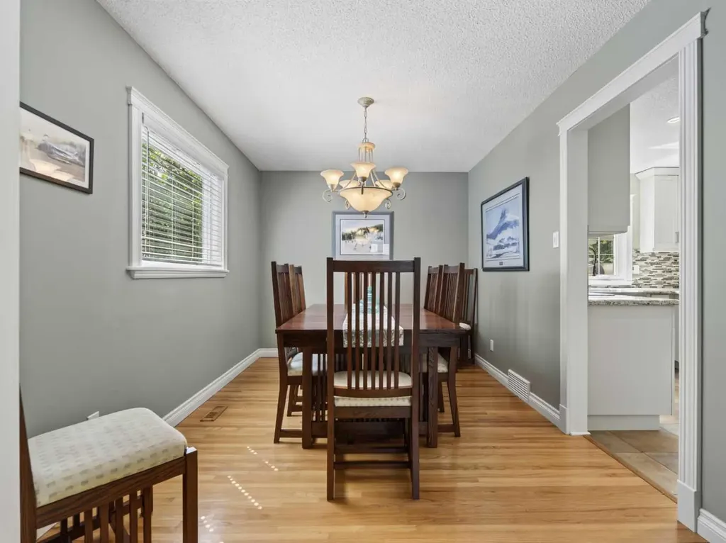 10723 Maplebend Drive SE Calgary AB T2J 1X3