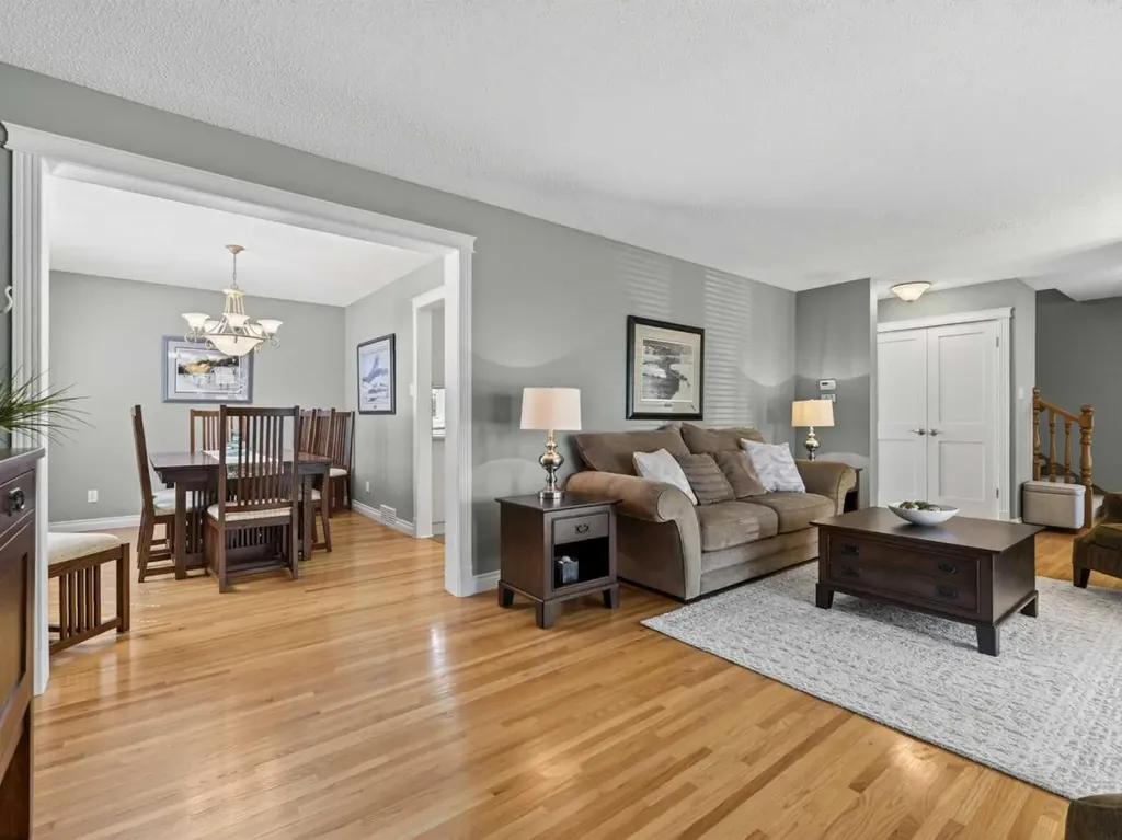 10723 Maplebend Drive SE Calgary AB T2J 1X3