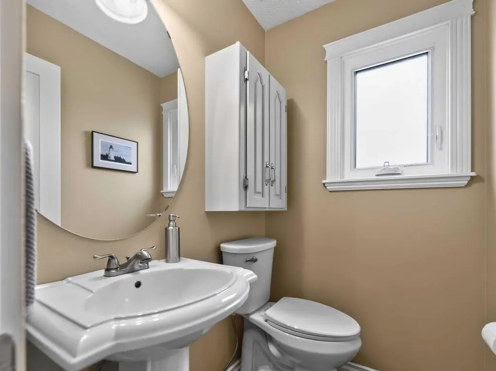 10723 Maplebend Drive SE Calgary AB T2J 1X3