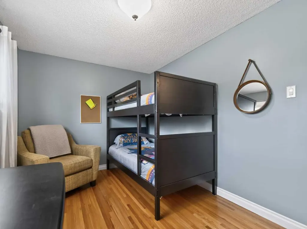 10723 Maplebend Drive SE Calgary AB T2J 1X3