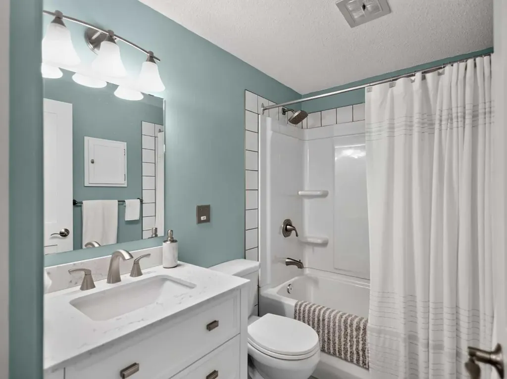10723 Maplebend Drive SE Calgary AB T2J 1X3