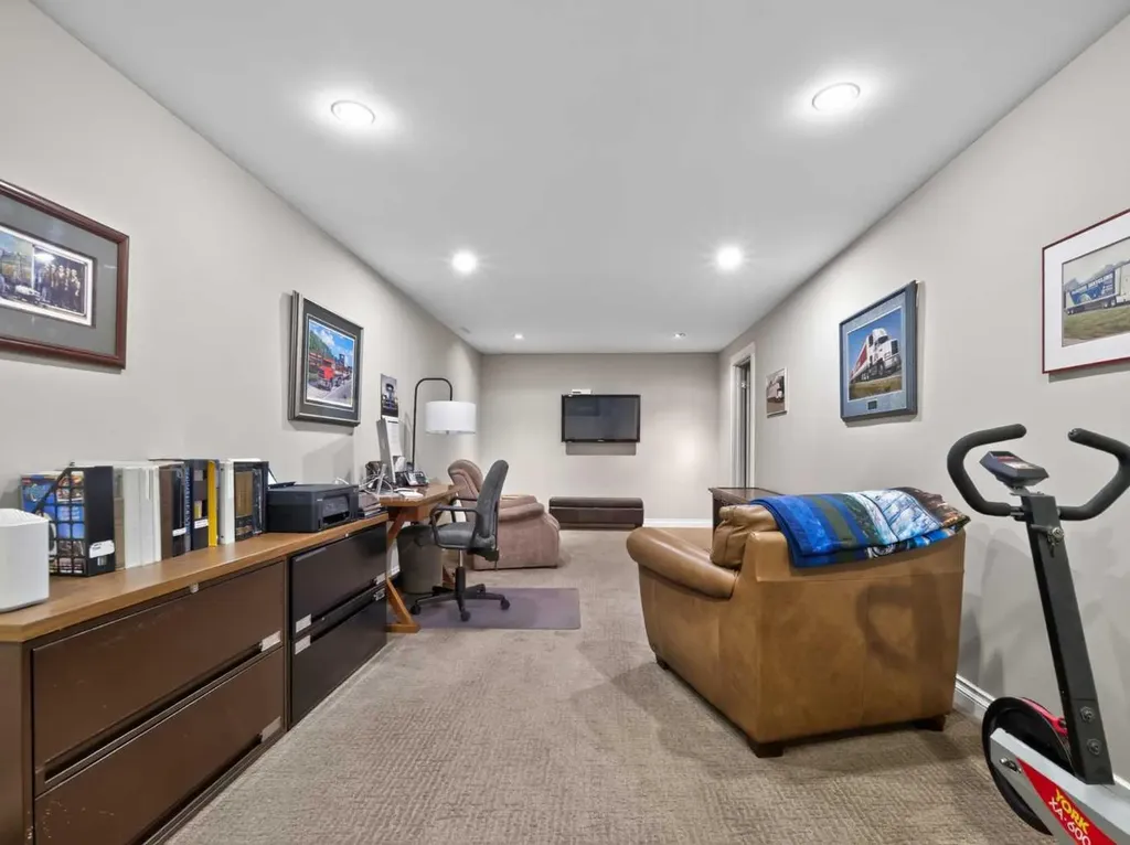 10723 Maplebend Drive SE Calgary AB T2J 1X3
