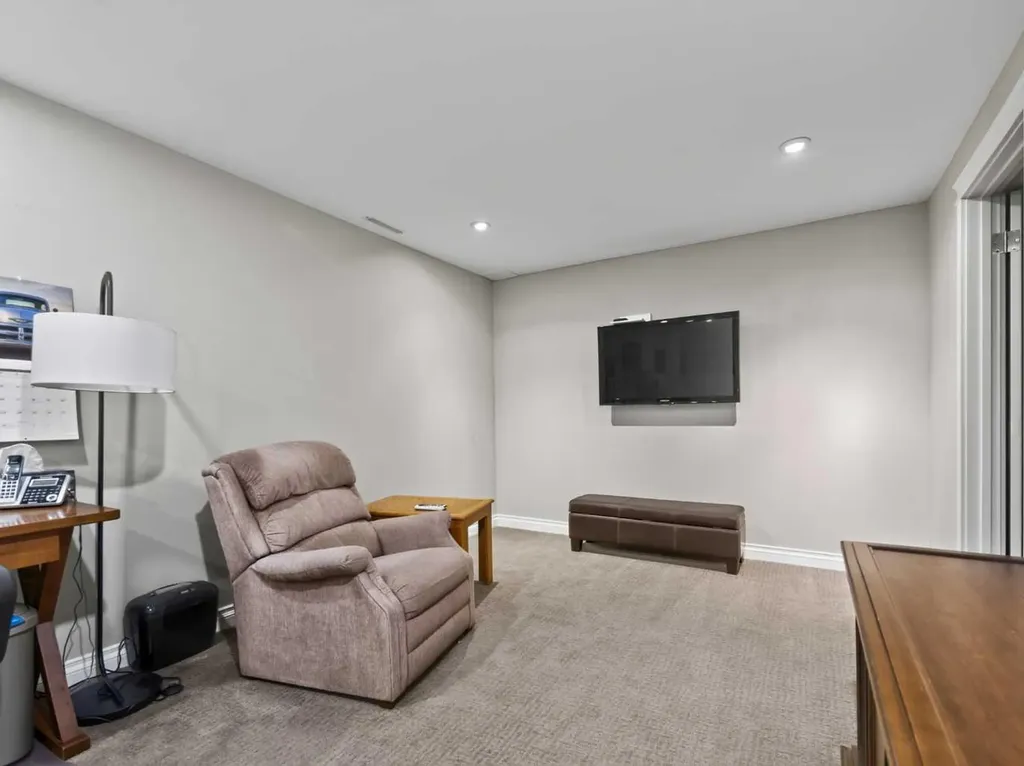 10723 Maplebend Drive SE Calgary AB T2J 1X3