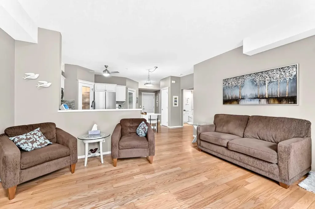 15 Everstone Drive SW Calgary AB T2Y 5B5