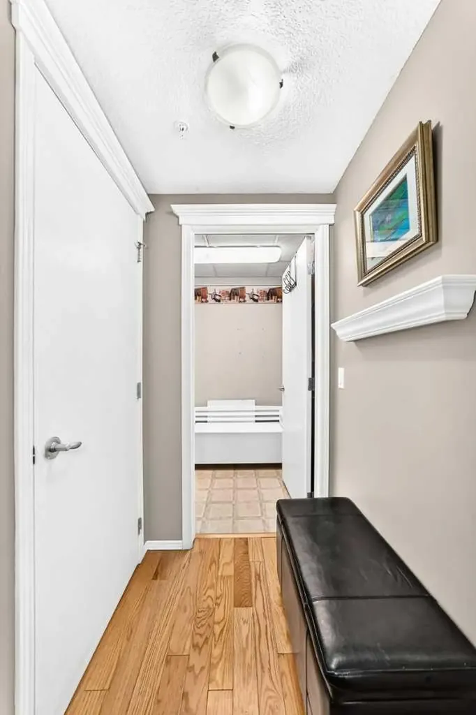 15 Everstone Drive SW Calgary AB T2Y 5B5