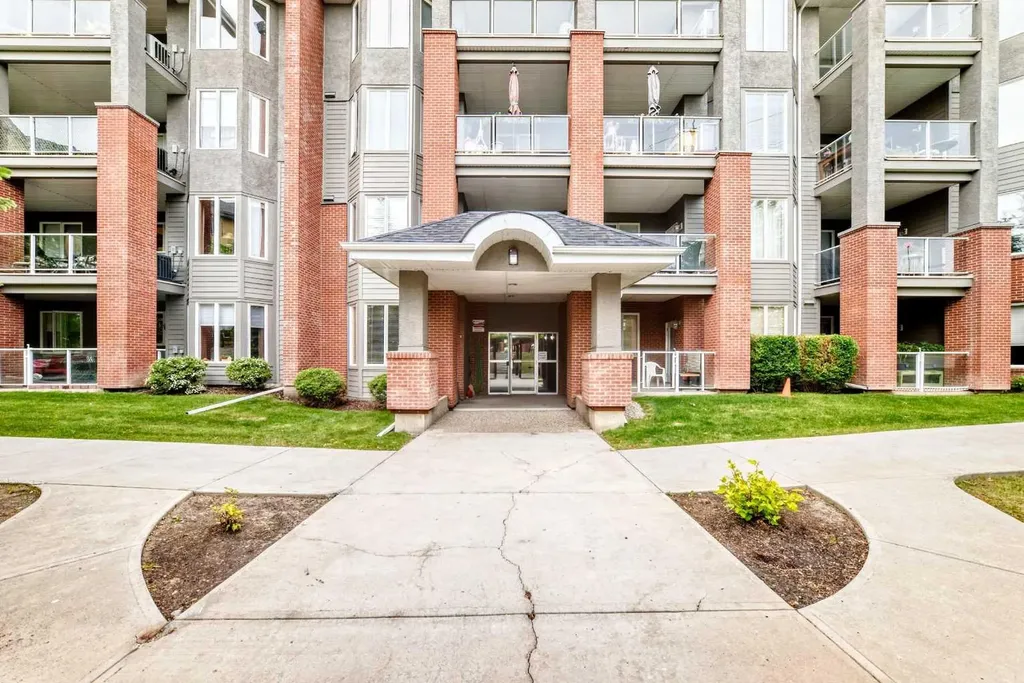 15 Everstone Drive SW Calgary AB T2Y 5B5