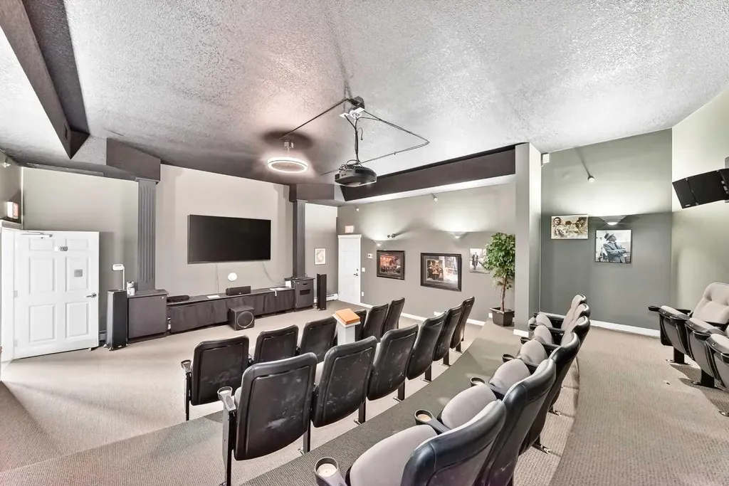 15 Everstone Drive SW Calgary AB T2Y 5B5