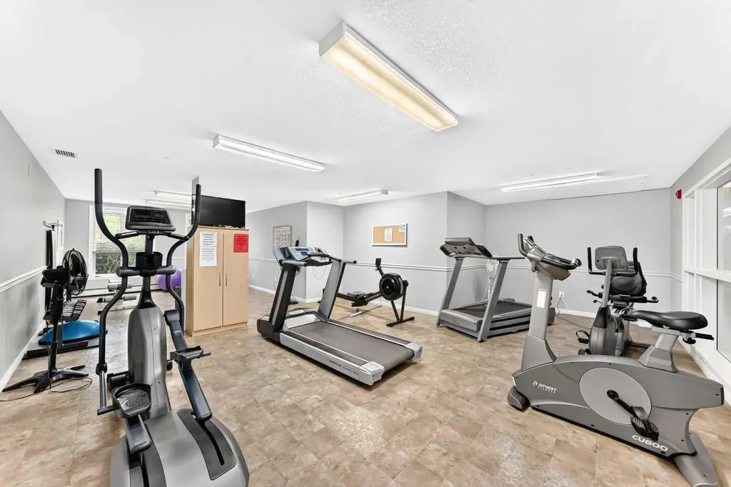 15 Everstone Drive SW Calgary AB T2Y 5B5