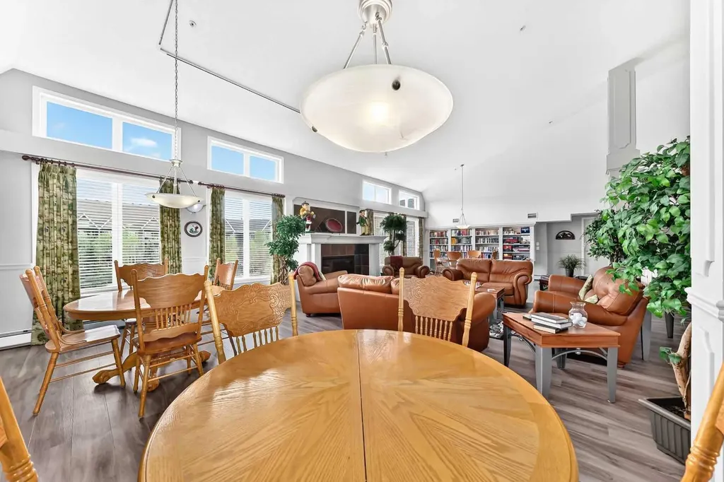 15 Everstone Drive SW Calgary AB T2Y 5B5