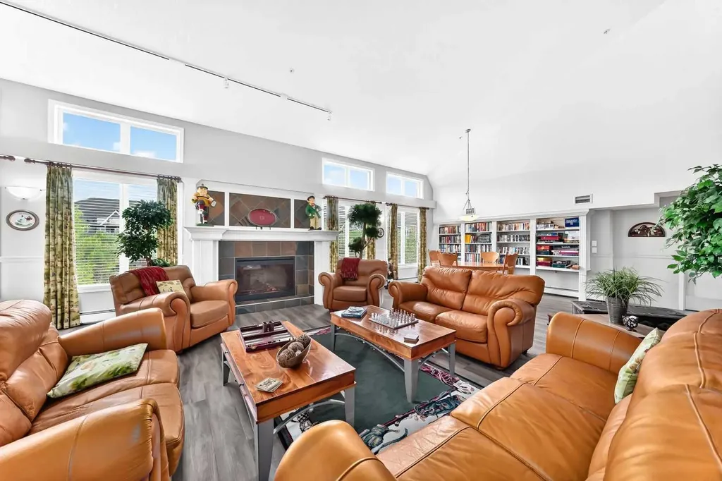 15 Everstone Drive SW Calgary AB T2Y 5B5