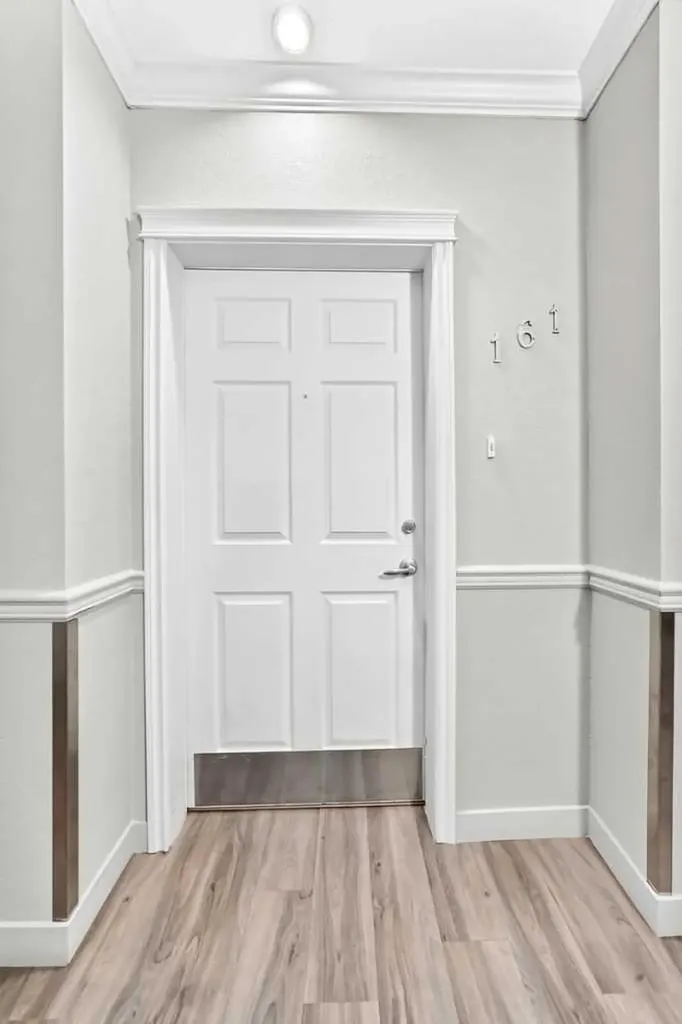 15 Everstone Drive SW Calgary AB T2Y 5B5