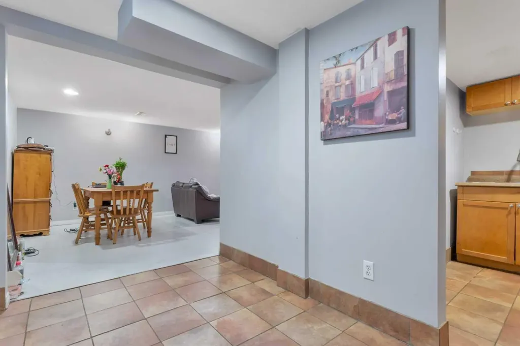 32 Otterbury Avenue Red Deer AB T4N 5A1