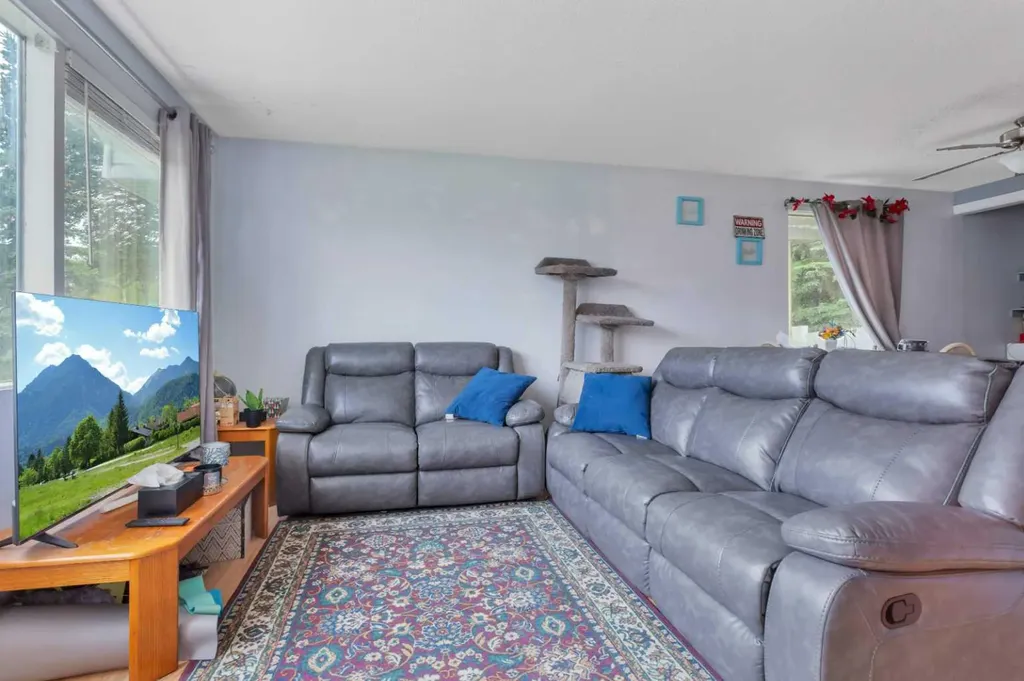 32 Otterbury Avenue Red Deer AB T4N 5A1