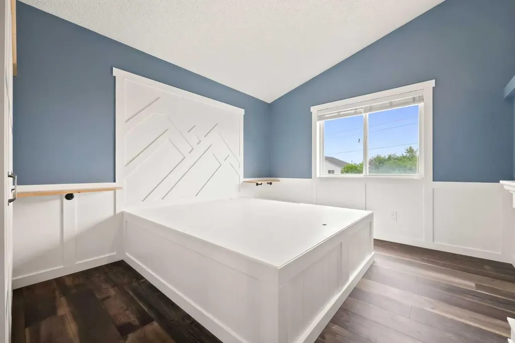 53 Covebrook Close NE Calgary AB T3K 6J5