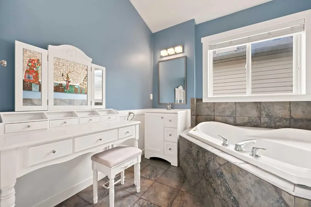 53 Covebrook Close NE Calgary AB T3K 6J5