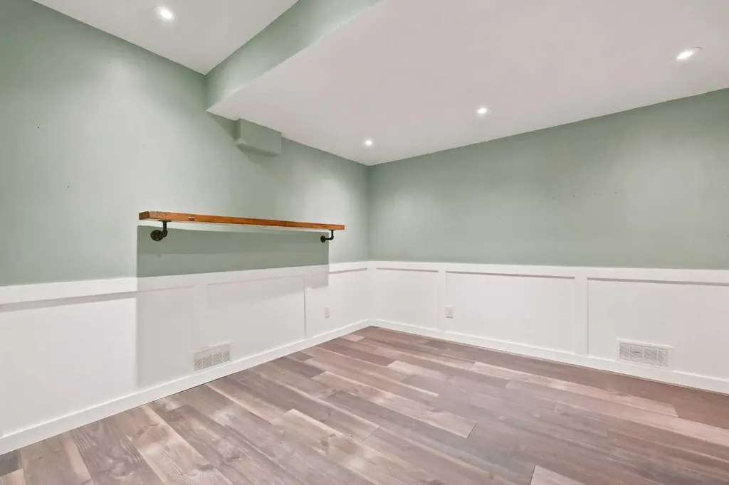 53 Covebrook Close NE Calgary AB T3K 6J5