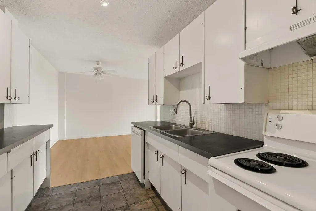 1620 8 Avenue NW Calgary AB T2N 1C4