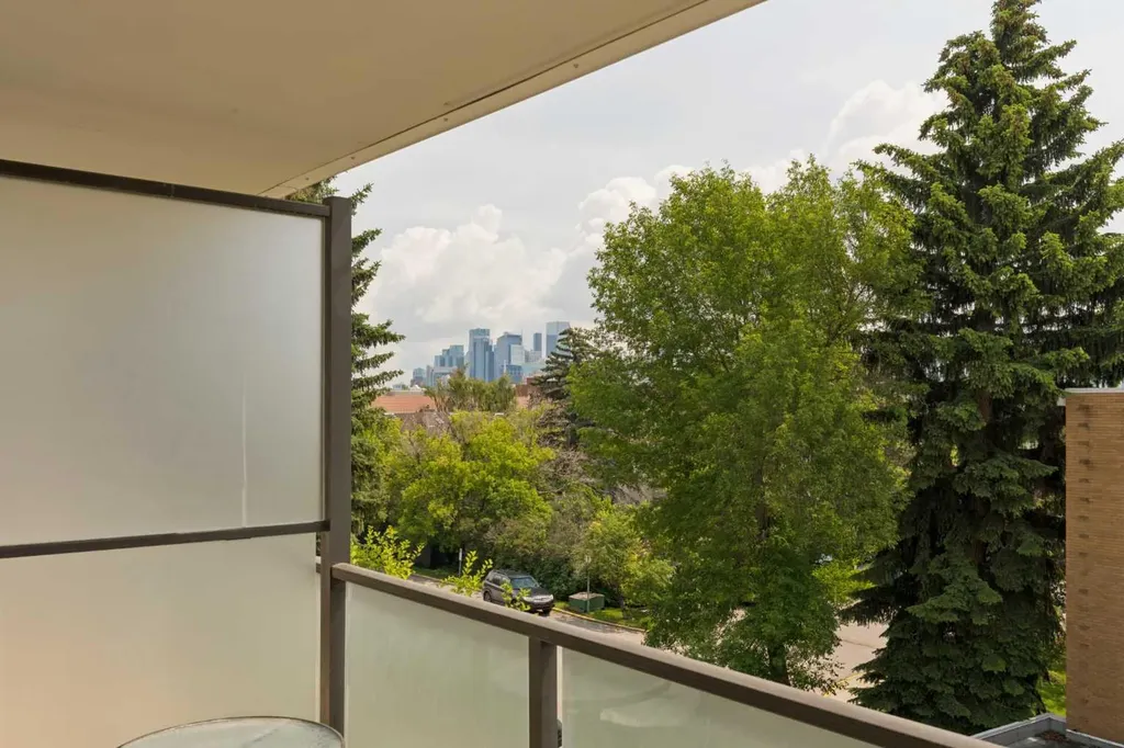 1620 8 Avenue NW Calgary AB T2N 1C4