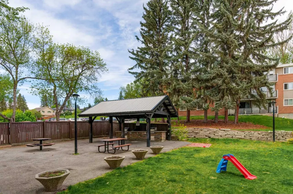 1620 8 Avenue NW Calgary AB T2N 1C4