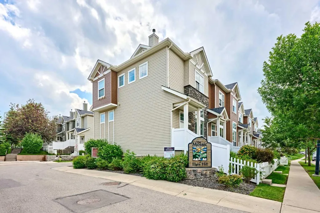 225 Elgin Gardens SE Calgary AB T2Z4T6