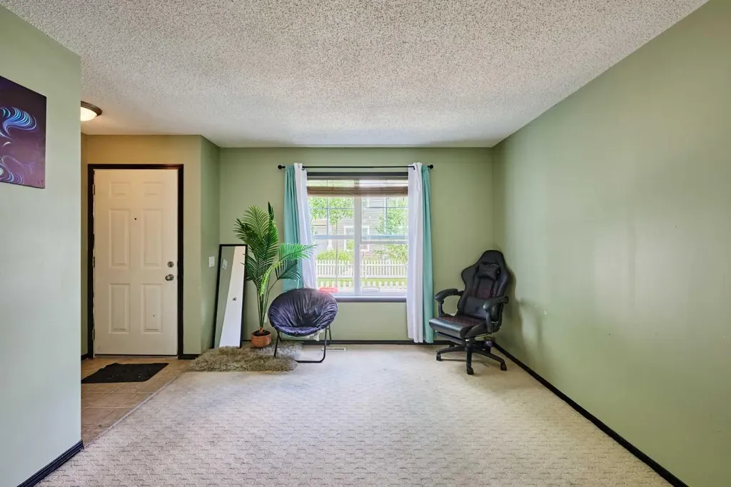 225 Elgin Gardens SE Calgary AB T2Z4T6