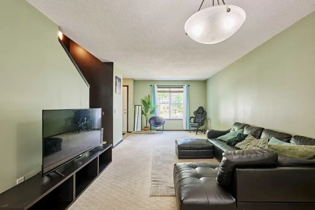 225 Elgin Gardens SE Calgary AB T2Z4T6