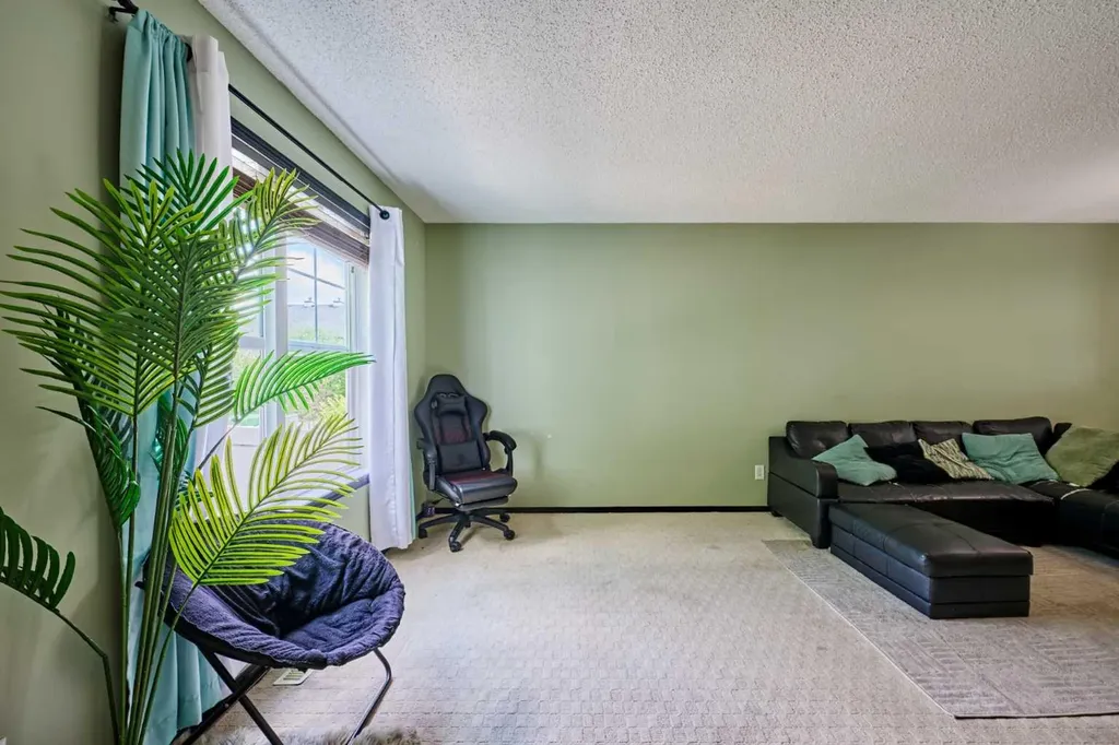225 Elgin Gardens SE Calgary AB T2Z4T6