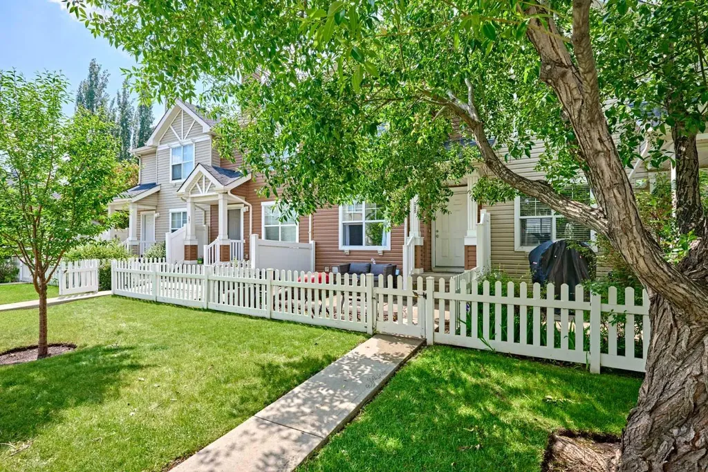 225 Elgin Gardens SE Calgary AB T2Z4T6