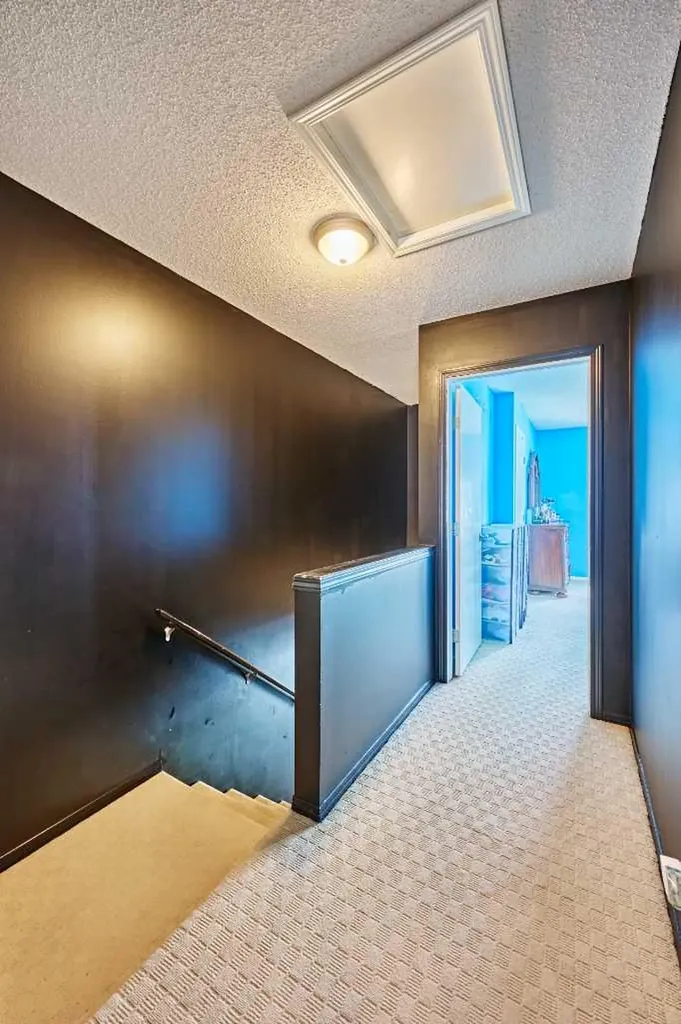 225 Elgin Gardens SE Calgary AB T2Z4T6
