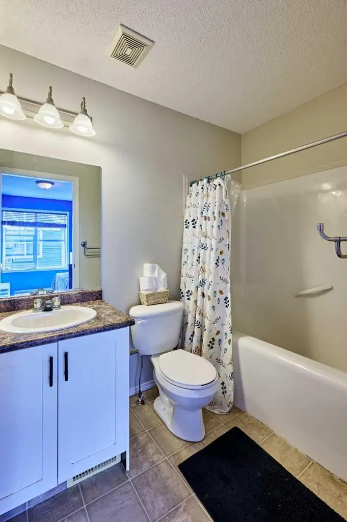 225 Elgin Gardens SE Calgary AB T2Z4T6