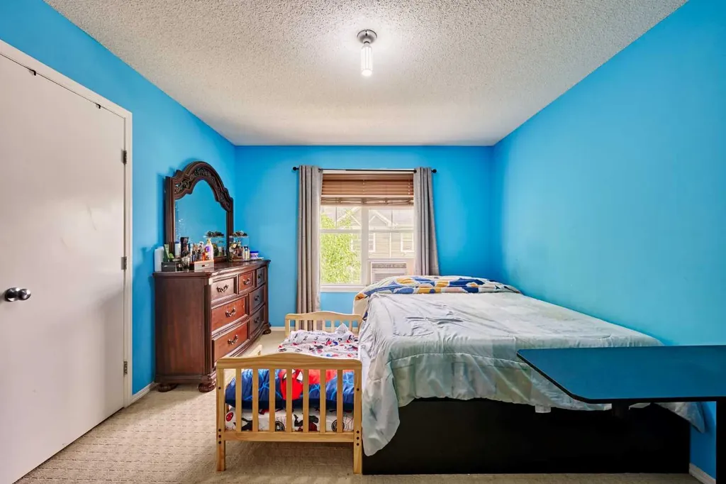 225 Elgin Gardens SE Calgary AB T2Z4T6